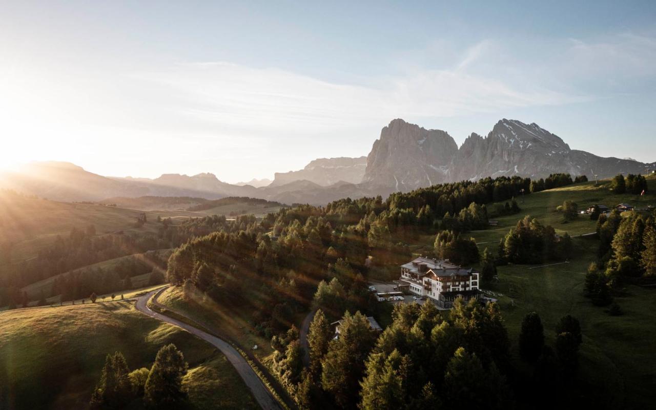 Hotel Steger-Dellai Alpe Di Siusi Exterior photo